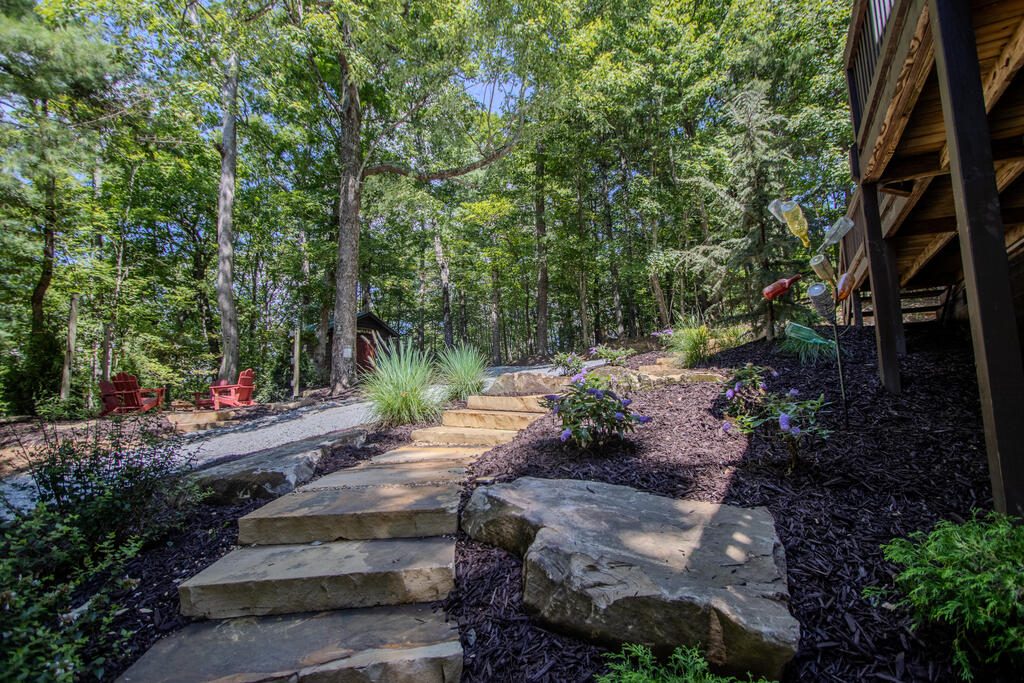 435781 Blue Ridge Active