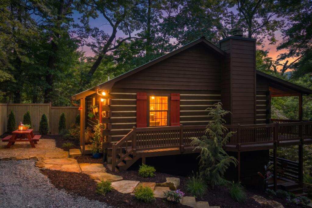 435781 Blue Ridge Active