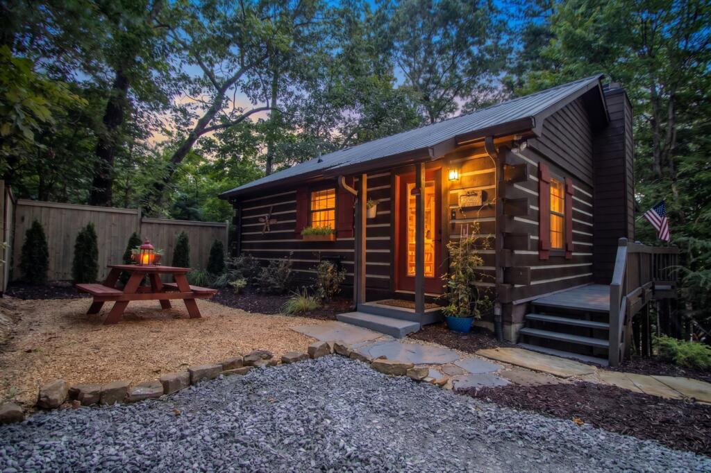 435781 Blue Ridge Active