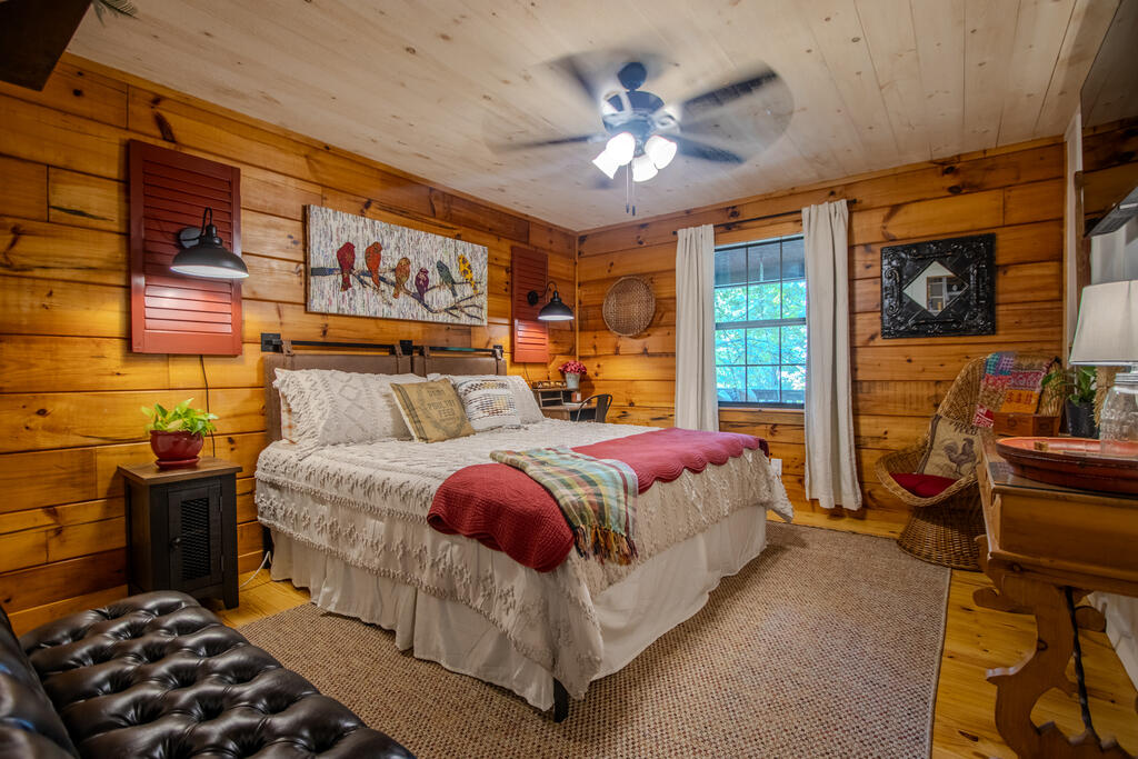 435781 Blue Ridge Active