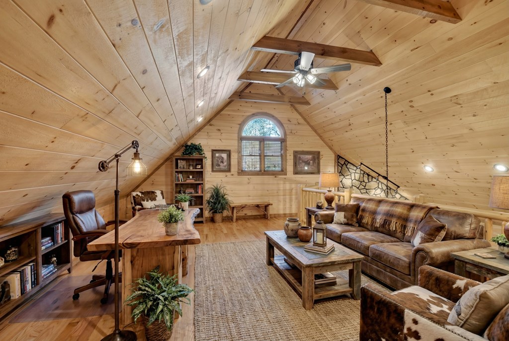 435782 Blue Ridge Active
