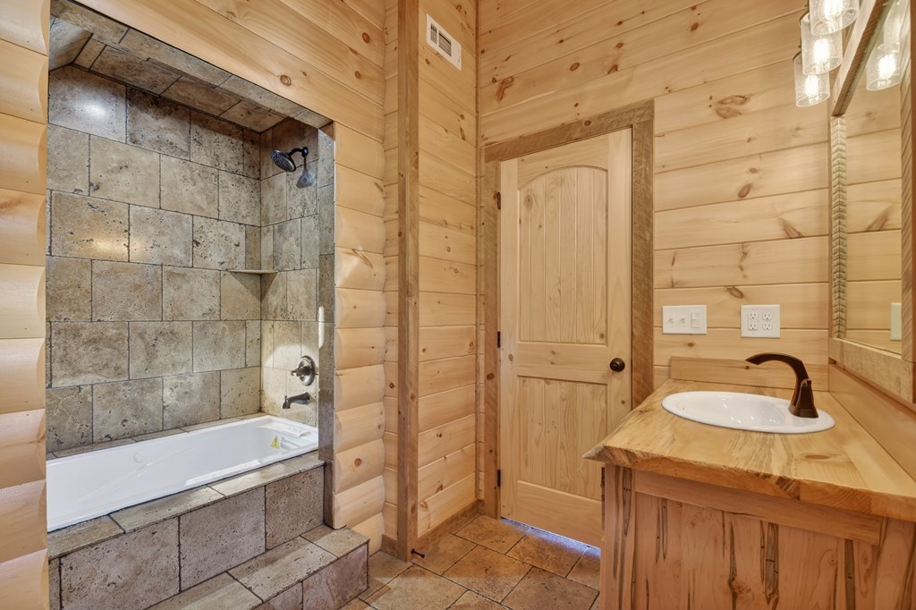 435782 Blue Ridge Active