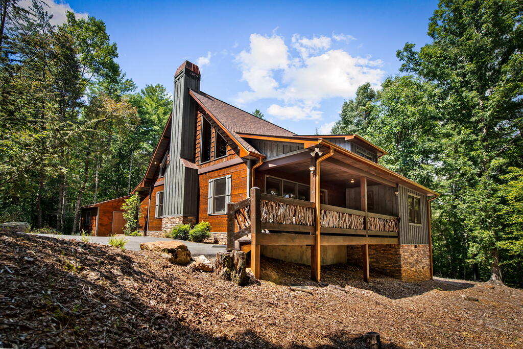 435796 Blue Ridge Active