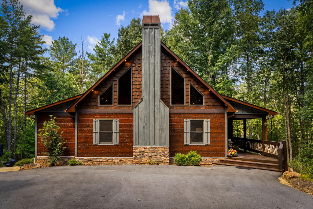 435796 Blue Ridge Active