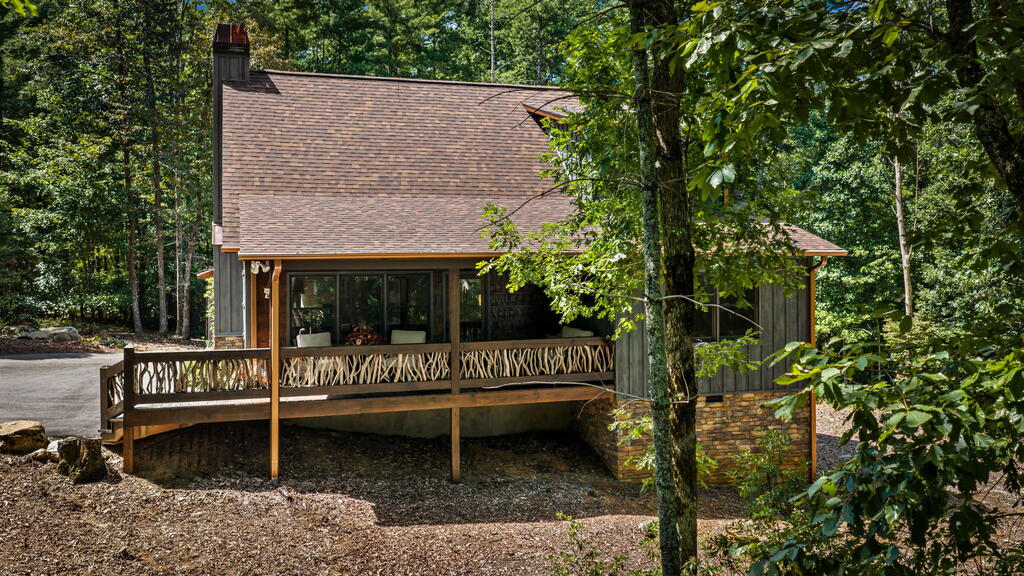 435796 Blue Ridge Active