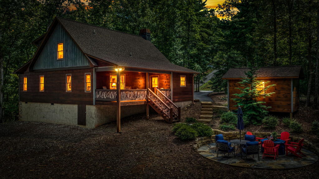 435796 Blue Ridge Active