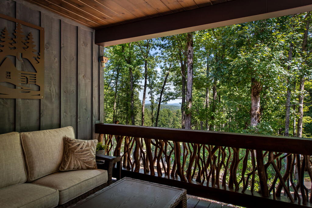 435796 Blue Ridge Active