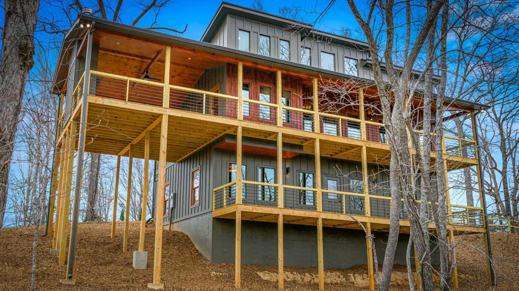 435797 Blue Ridge Active