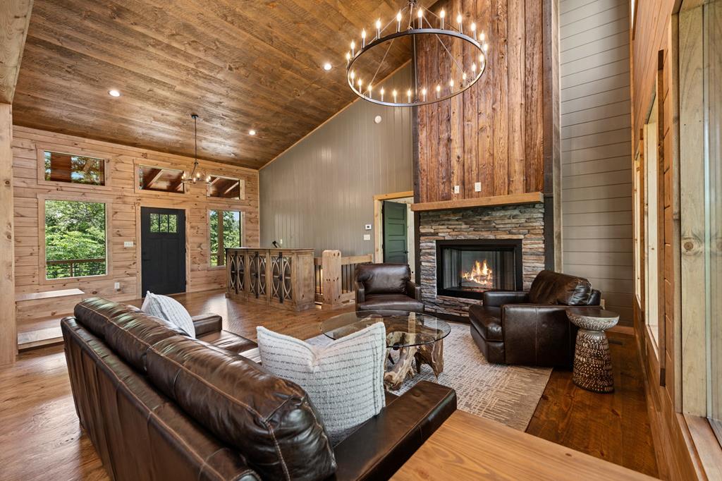 435797 Blue Ridge Active
