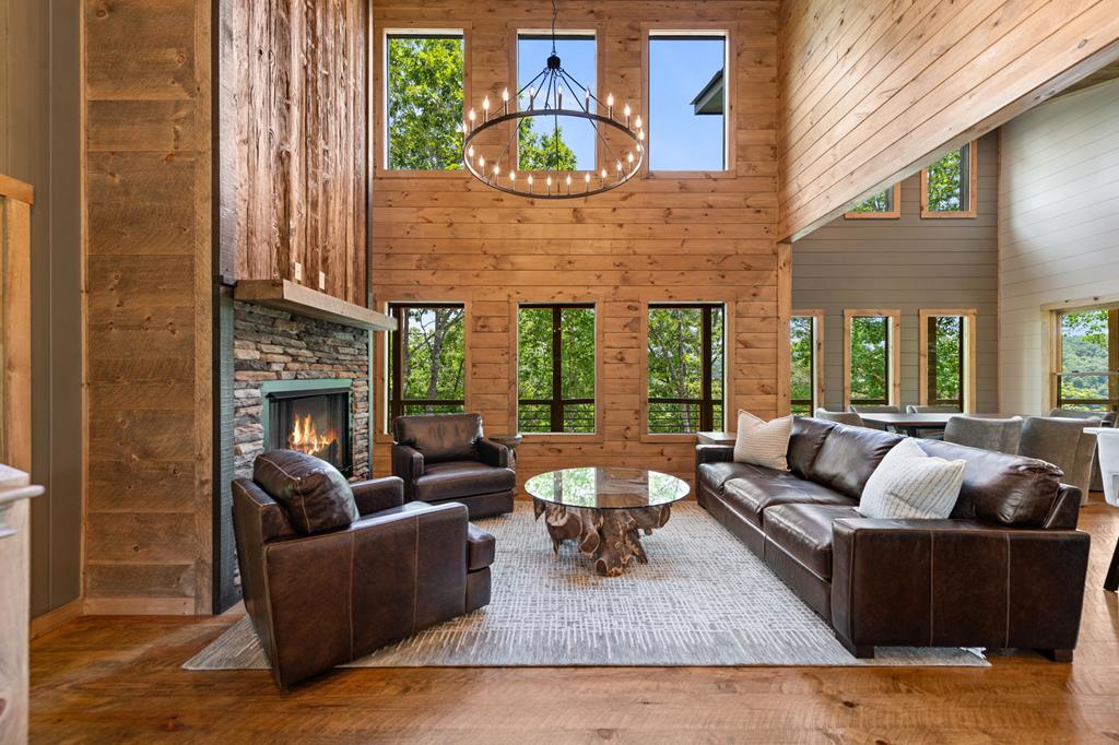 435797 Blue Ridge Active