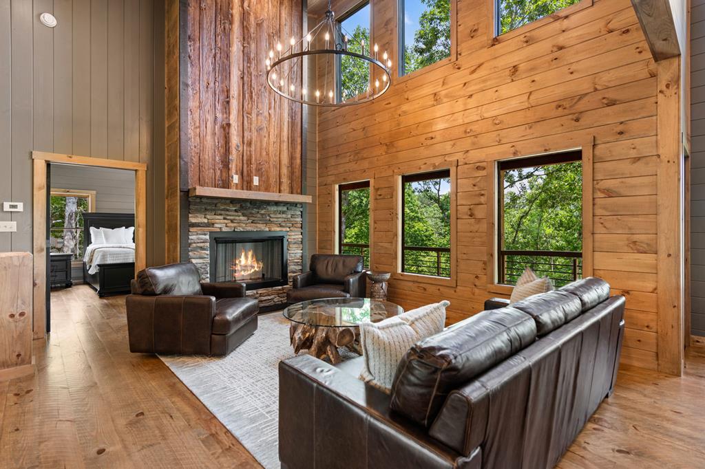 435797 Blue Ridge Active