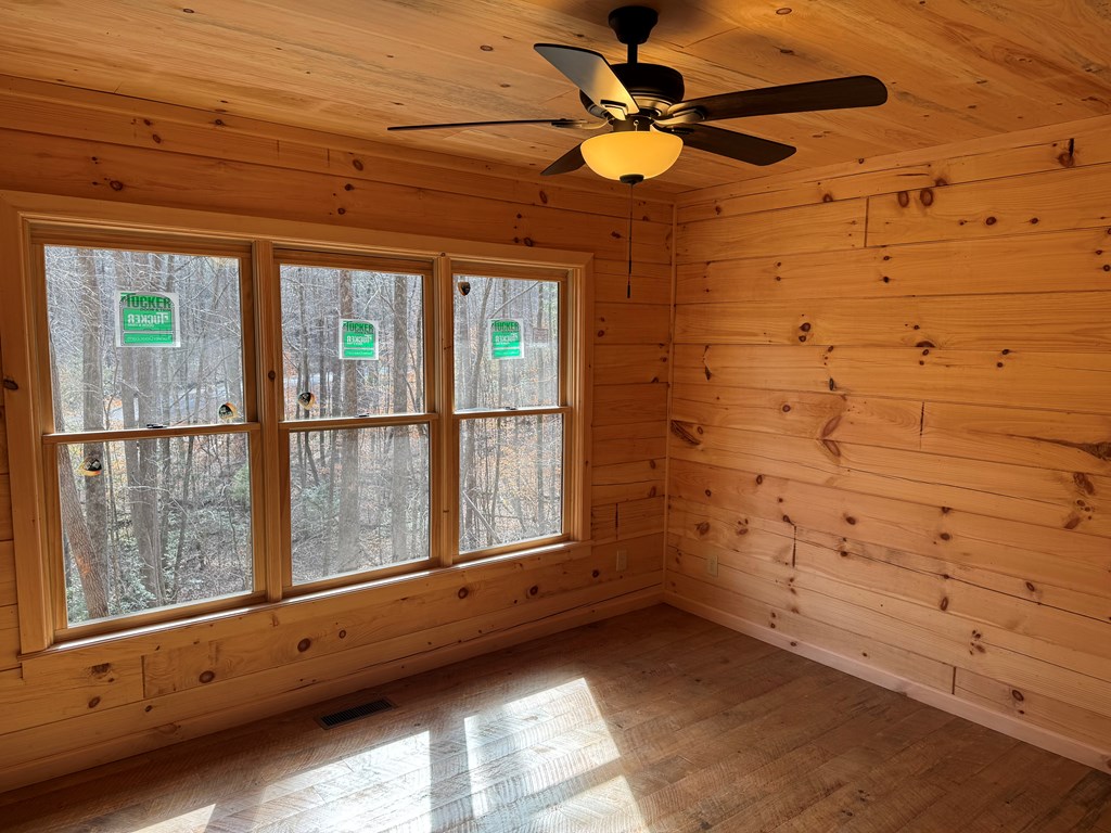 435799 Blue Ridge Active