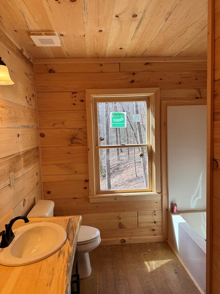 435799 Blue Ridge Active