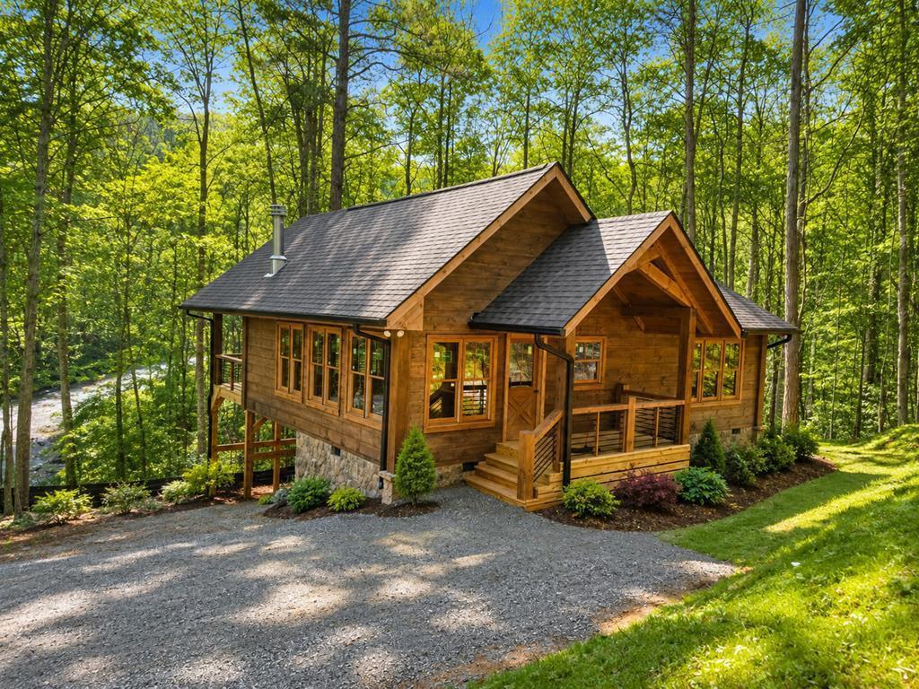 435799 Blue Ridge Active