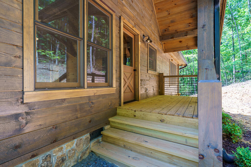 435799 Blue Ridge Active