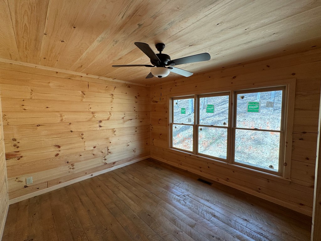 435799 Blue Ridge Active
