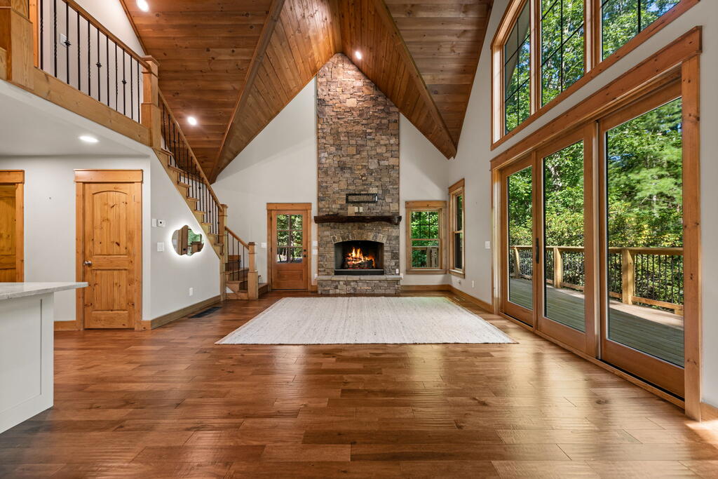 435800 Blue Ridge Active