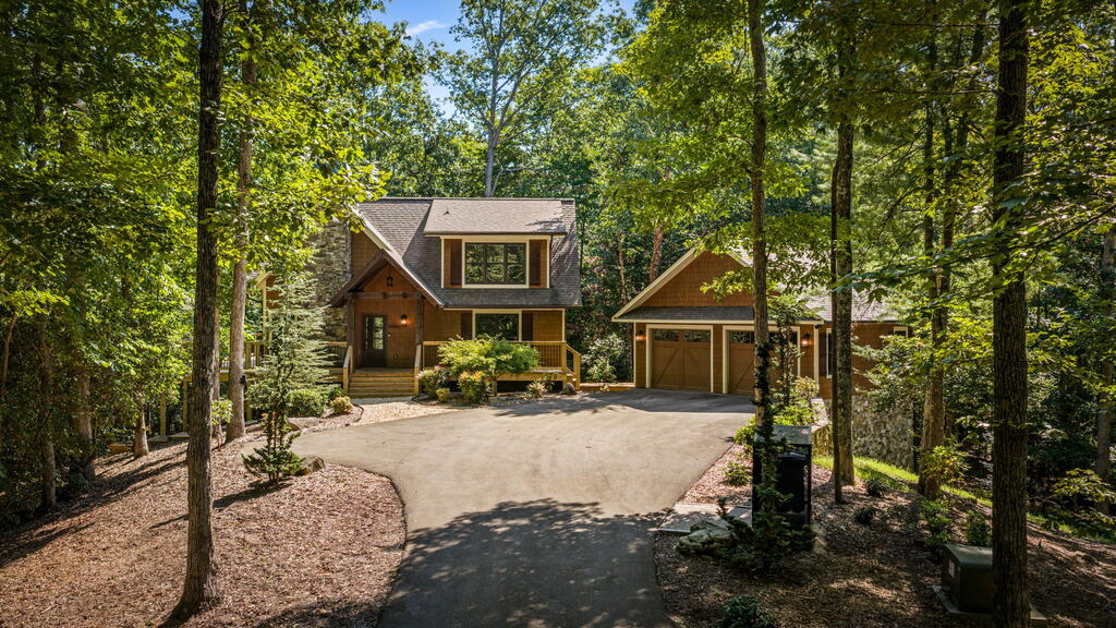 435800 Blue Ridge Active
