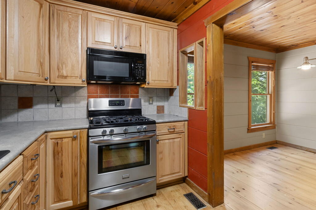 435809 Ellijay Active