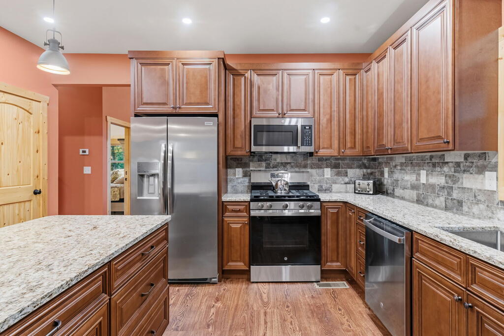 435814 Ellijay Active