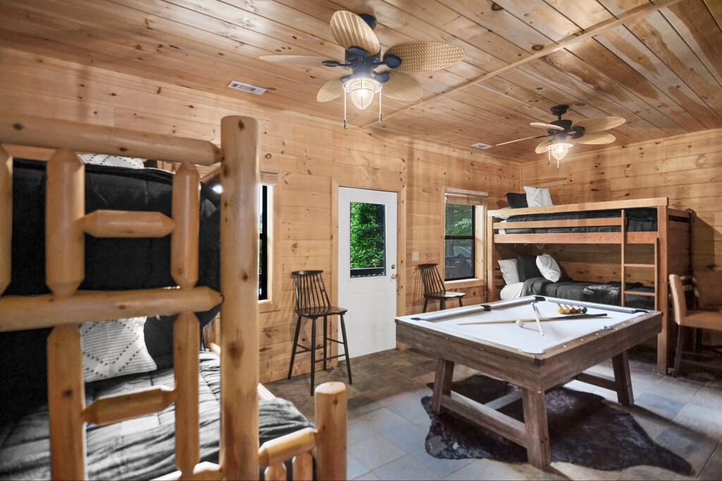 435825 Morganton Active