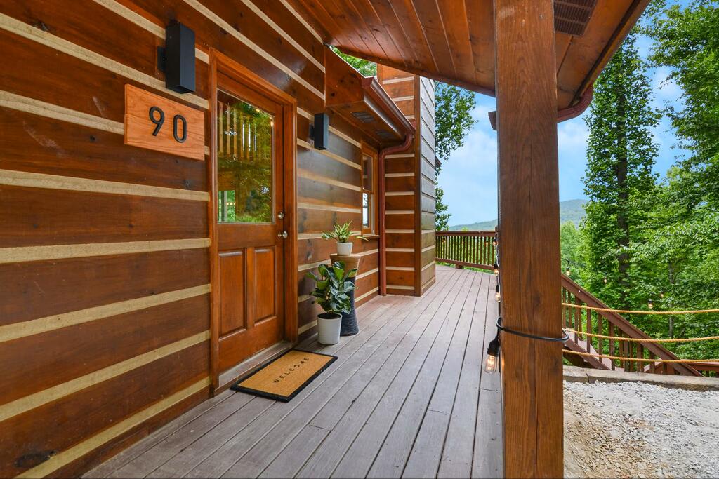 435825 Morganton Active