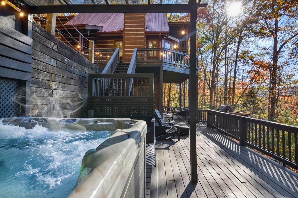 435825 Morganton Active
