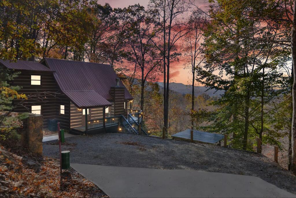 435825 Morganton Active
