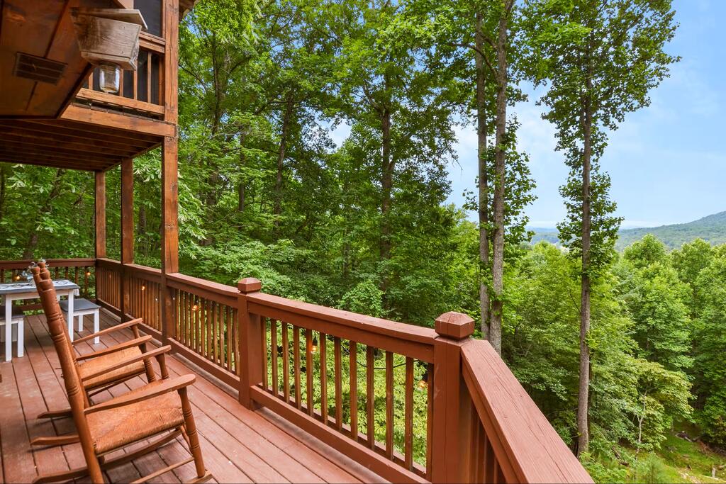 435825 Morganton Active