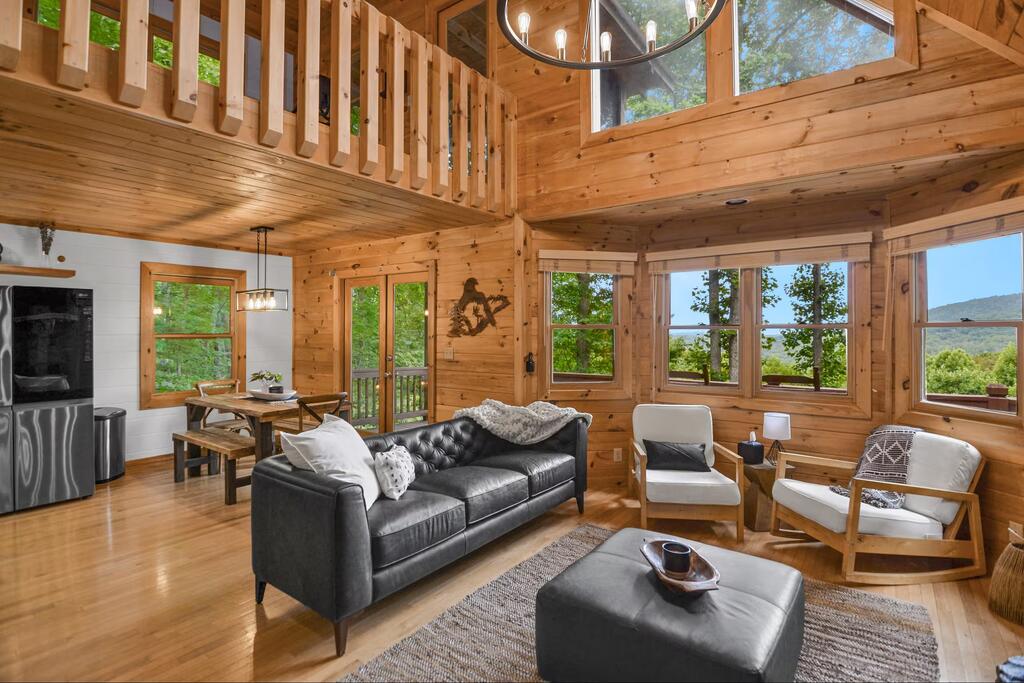 435825 Morganton Active