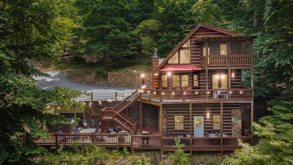 435825 Morganton Active