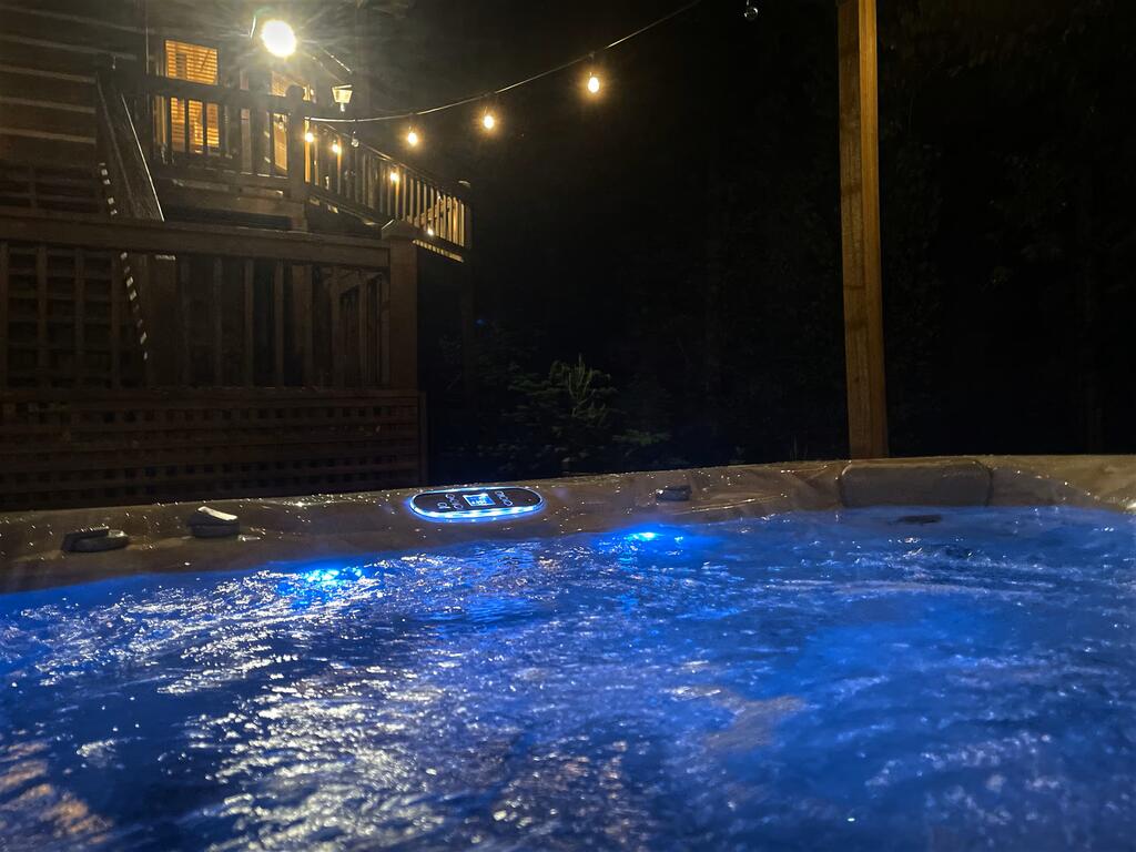 435825 Morganton Active