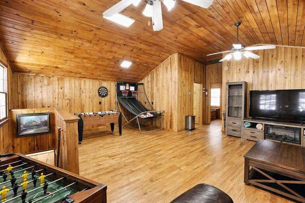 435826 Blue Ridge Active