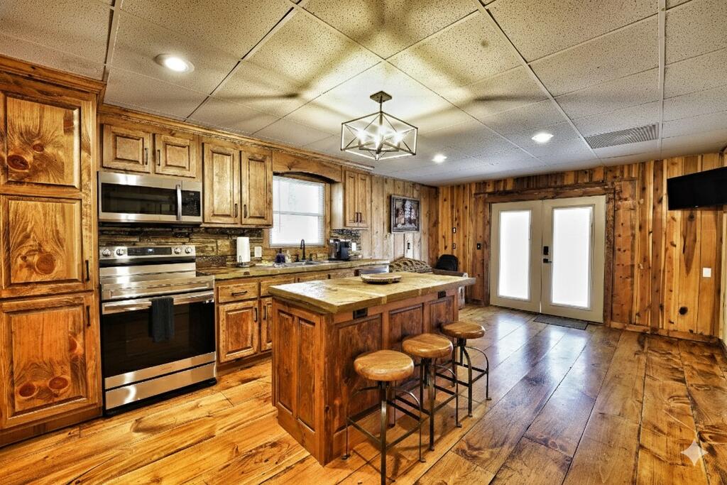435826 Blue Ridge Active
