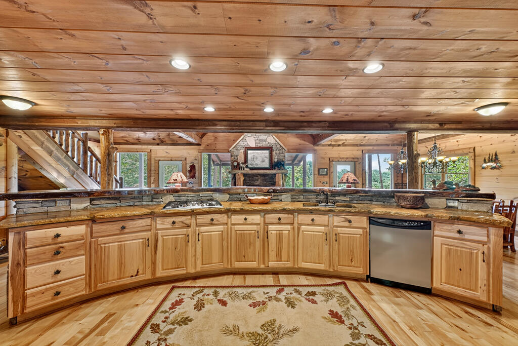435838 Ellijay Active