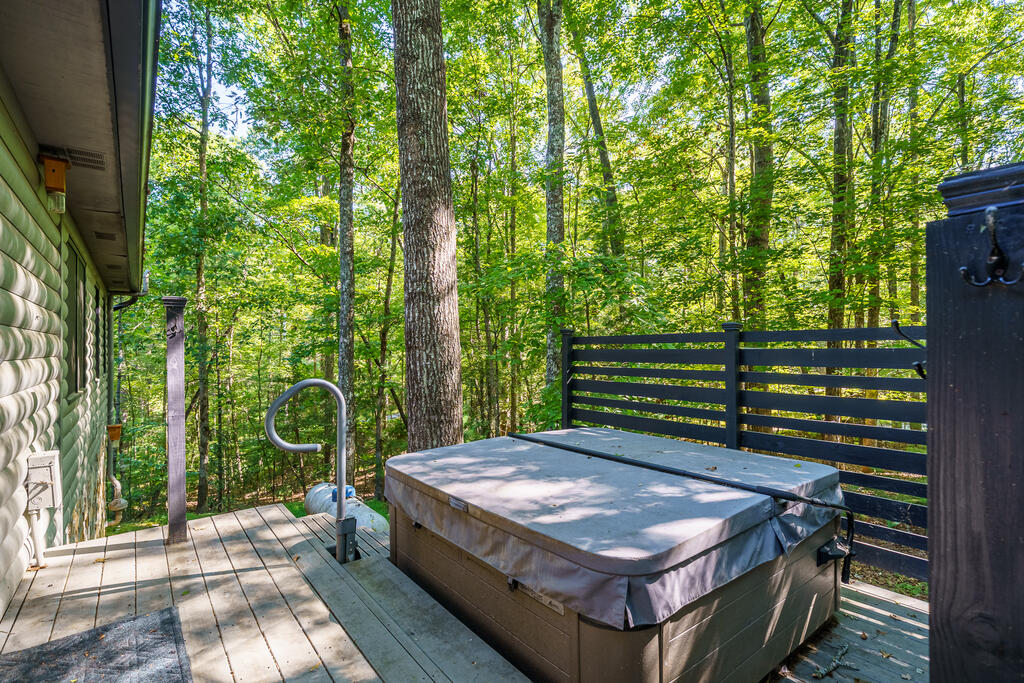 435841 Blue Ridge Active