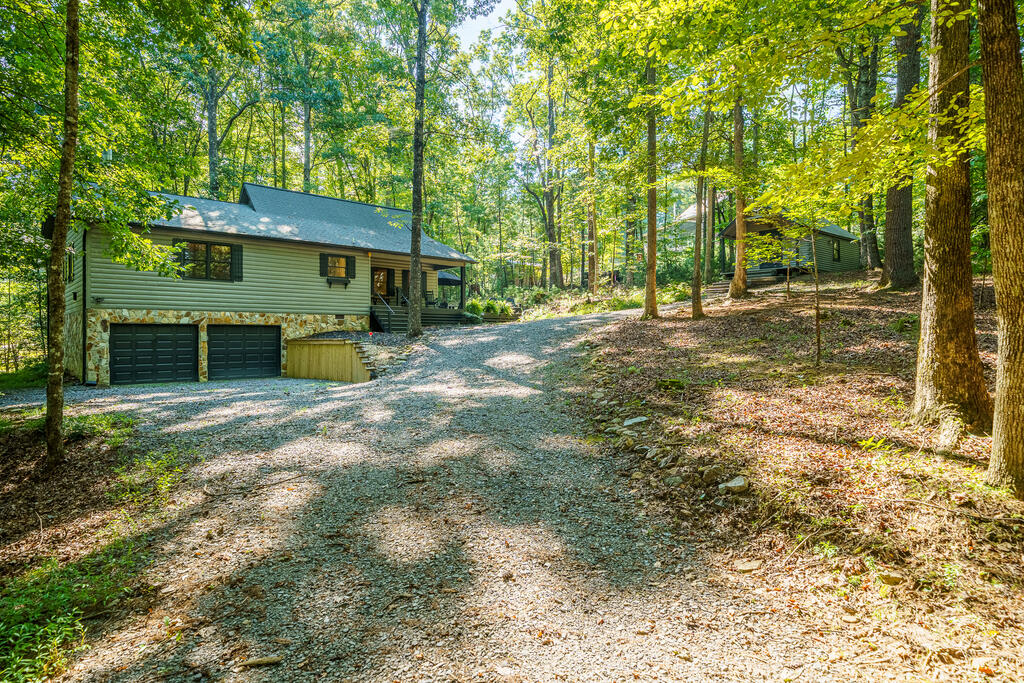 435841 Blue Ridge Active