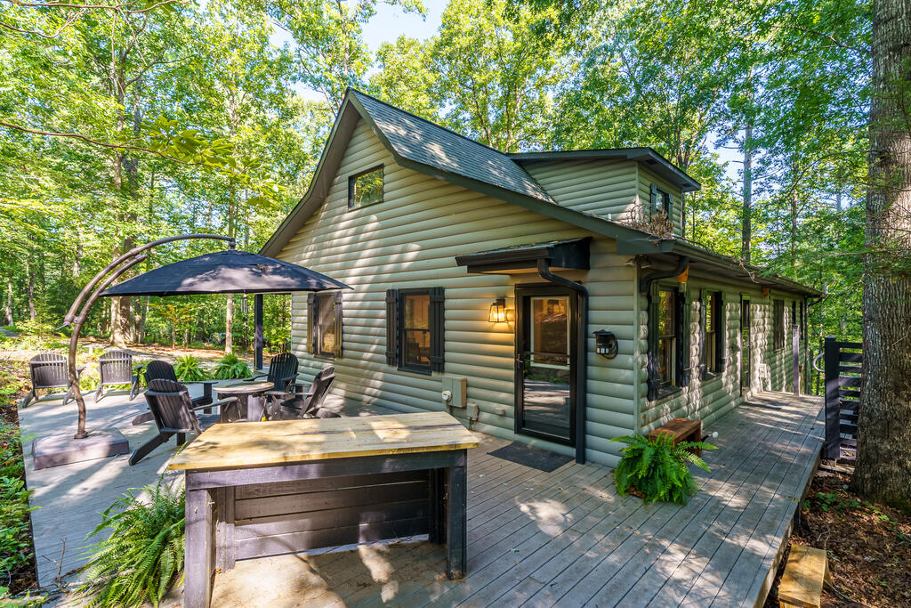 435841 Blue Ridge Active