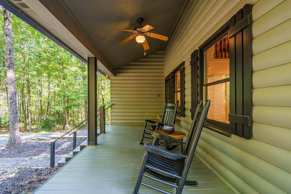 435841 Blue Ridge Active