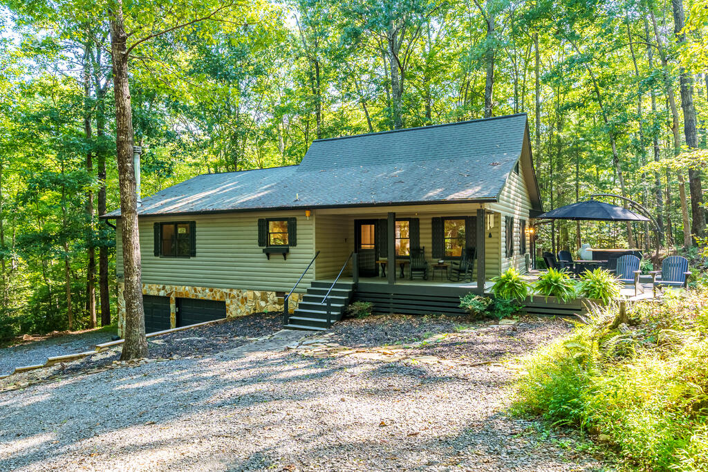 435841 Blue Ridge Active