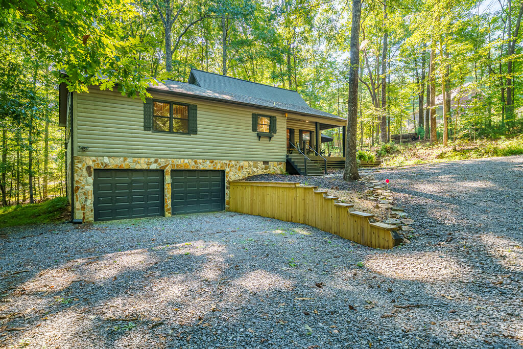435841 Blue Ridge Active
