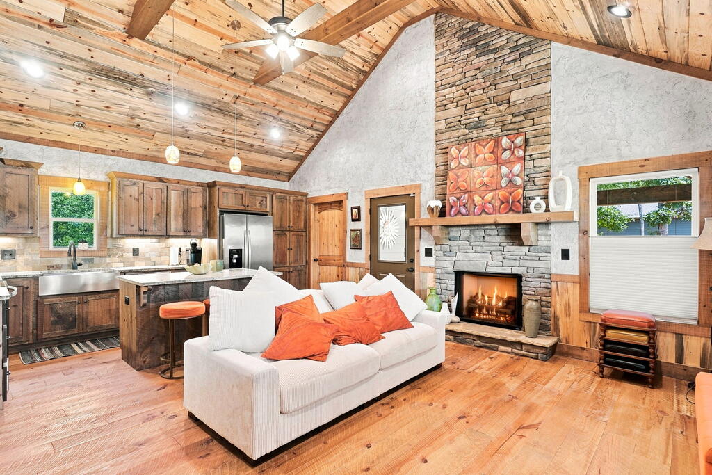 435846 Ellijay Active