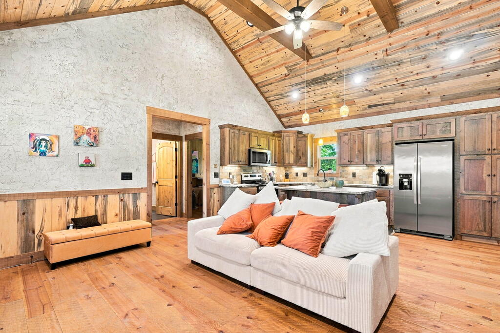435846 Ellijay Active