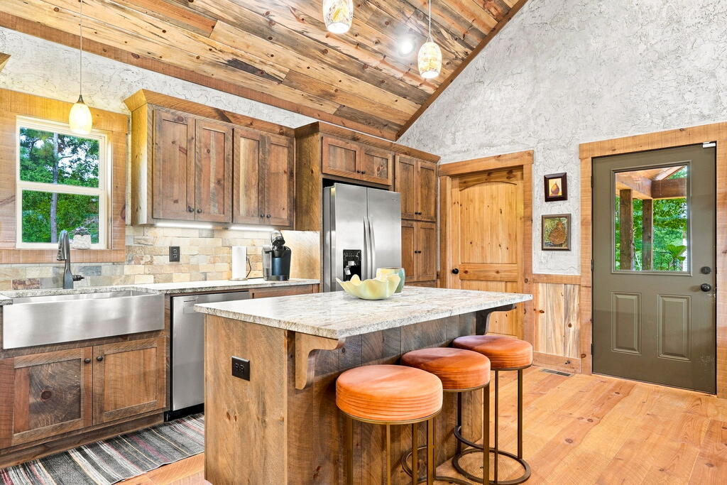 435846 Ellijay Active