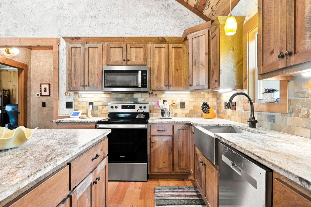 435846 Ellijay Active
