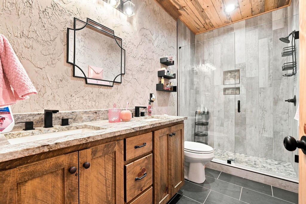 435846 Ellijay Active