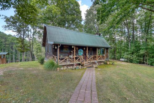 435853 Hayesville Active