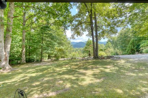 435853 Hayesville Active