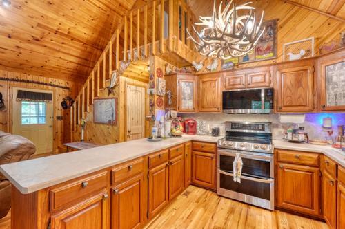 435853 Hayesville Active
