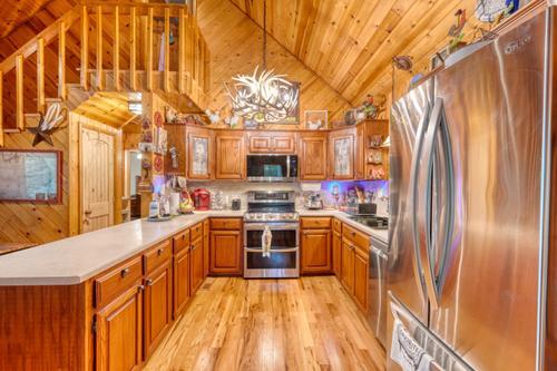 435853 Hayesville Active
